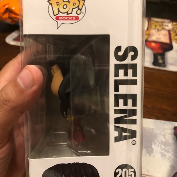 Funkopop Selena #205 🎤 - Picture 4 of 4
